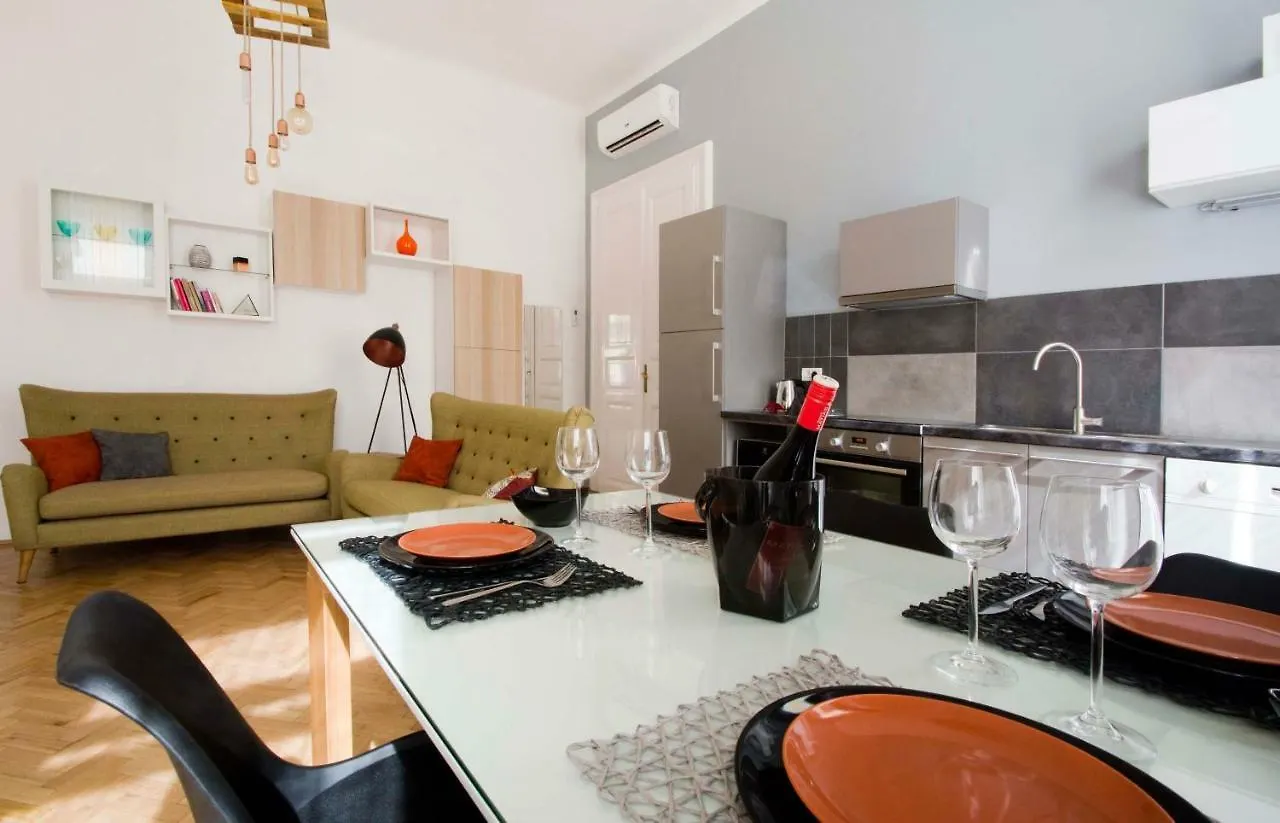 Andrassy Boulevard 부다페스트 아파트
